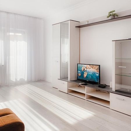 Apartament 2 Camere, Decomandat, In Zona Centrala Bucharest Luaran gambar