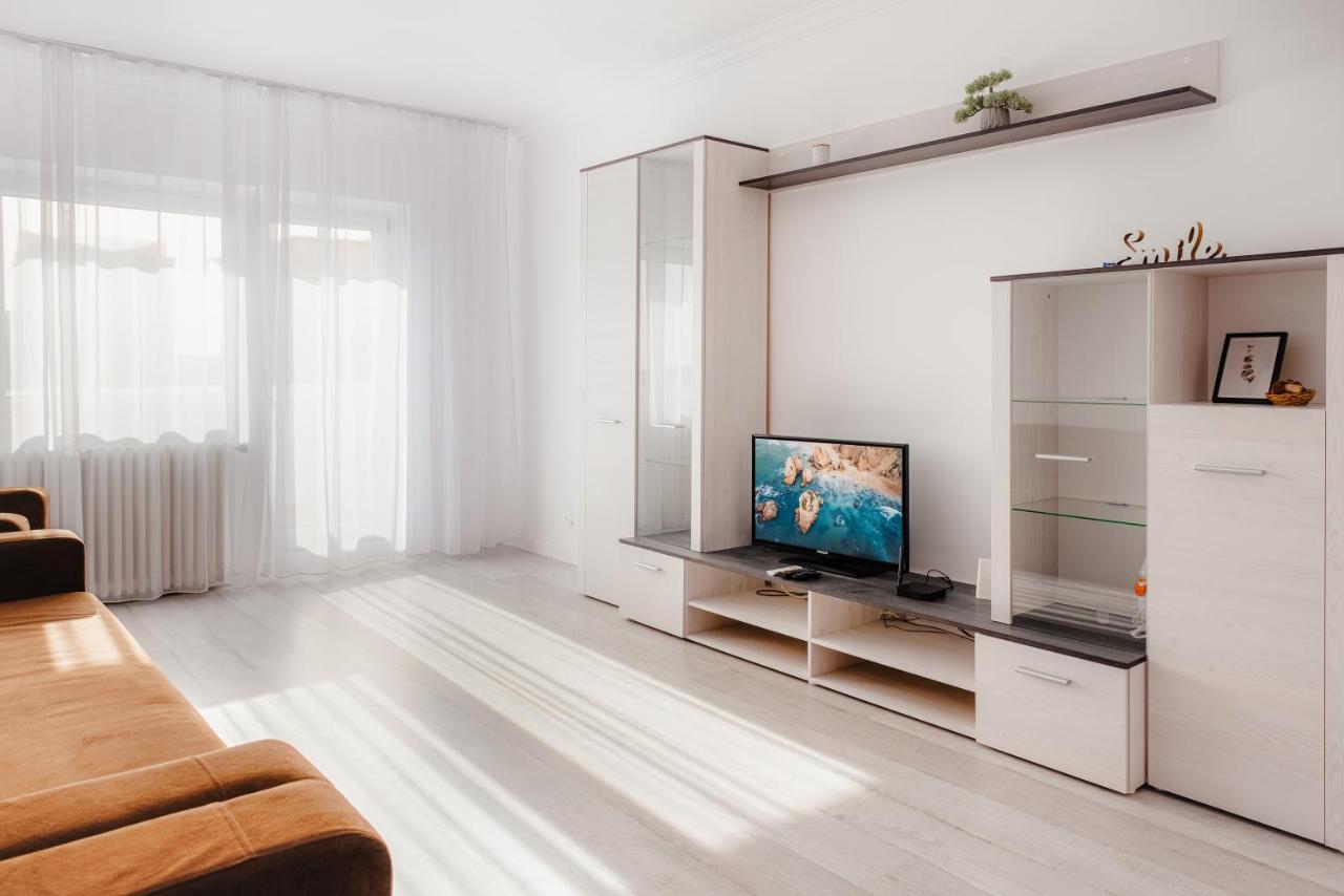 Apartament 2 Camere, Decomandat, In Zona Centrala Bucharest Luaran gambar