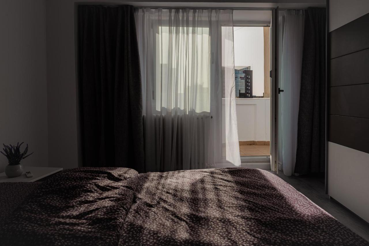 Apartament 2 Camere, Decomandat, In Zona Centrala Bucharest Luaran gambar