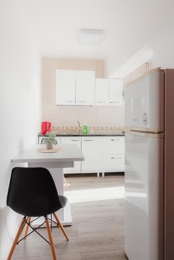 Apartament 2 Camere, Decomandat, In Zona Centrala Bucharest Luaran gambar