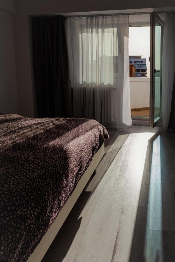 Apartament 2 Camere, Decomandat, In Zona Centrala Bucharest Luaran gambar